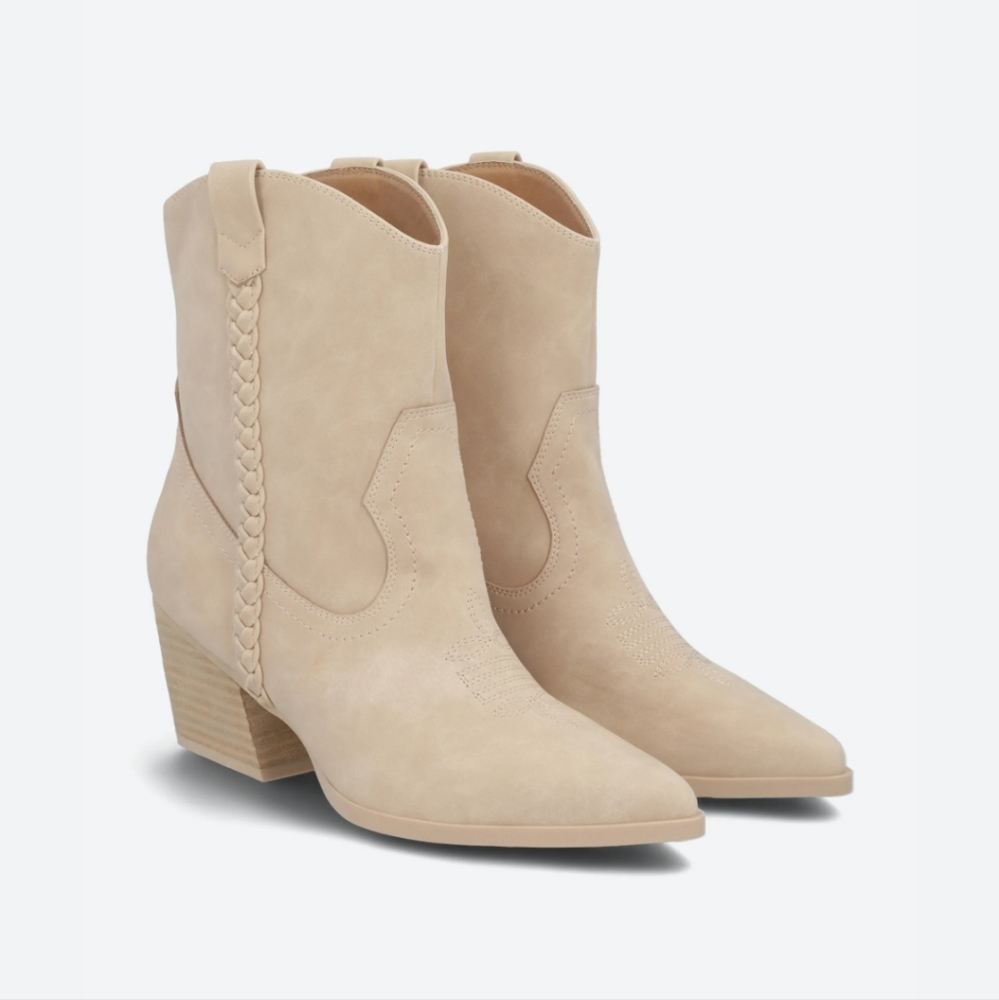 Kimmie bootie DV by Dolce Vita sz 8 nude